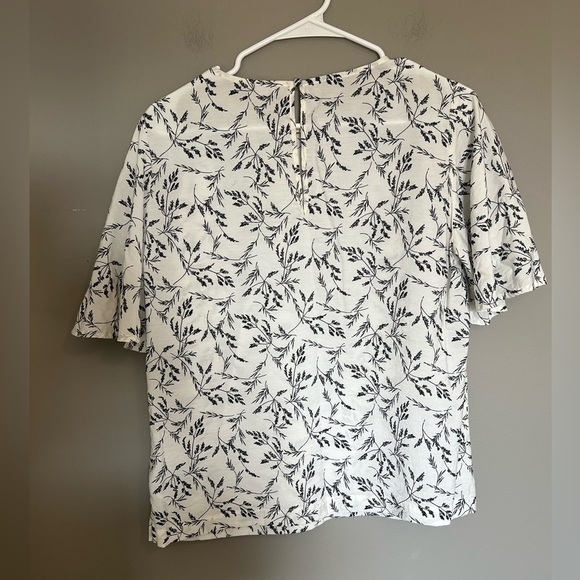 Women's Flutter Short Sleeve Top - A New Day Medium, Black & White Floral - Picture 2 of 5